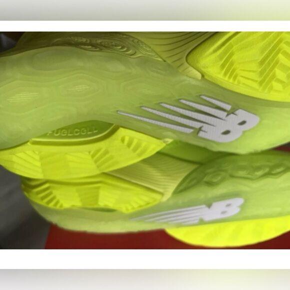 New Balance Low Cut /Ylw/Bb2Wynr4/Fuelcell Two Wxy V4 M-8, W-9.5 main image 6
